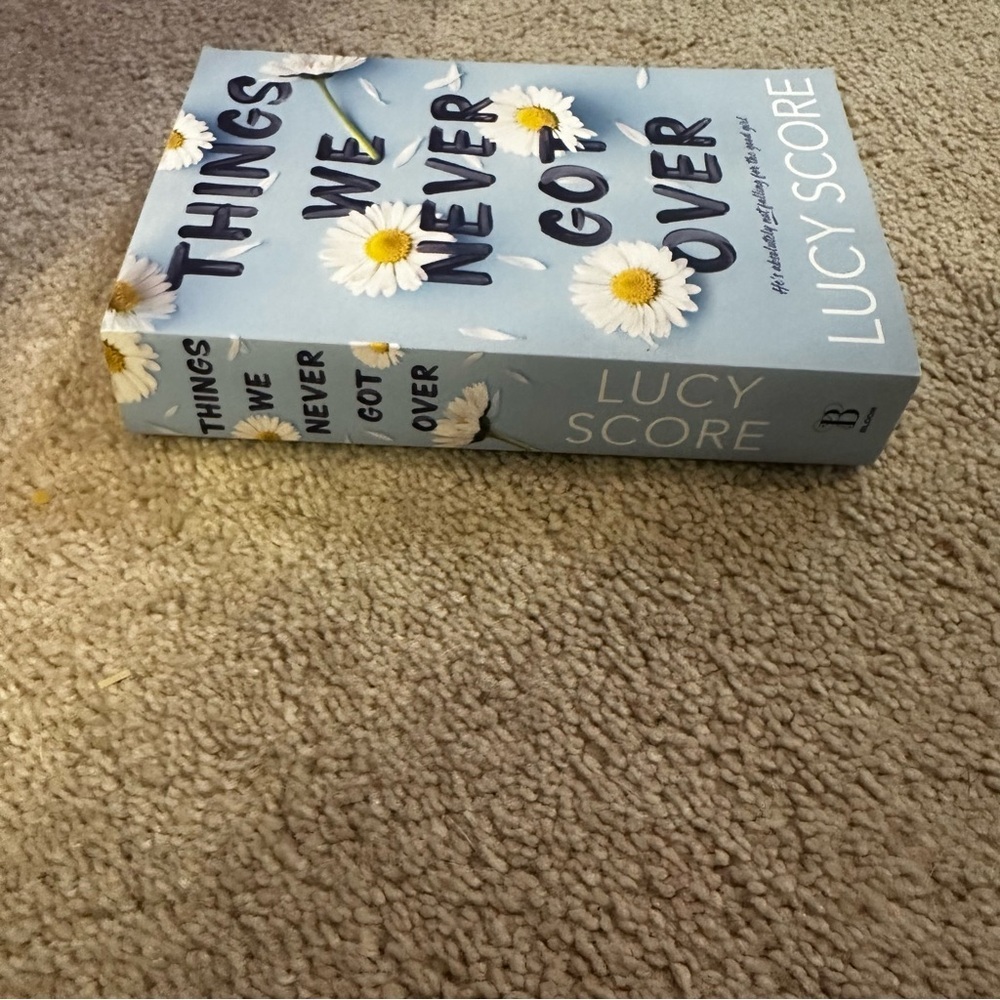Things We‎ Never Got Over by Lucy Score – Paperback Romance Bestseller - Picture 3 of 4